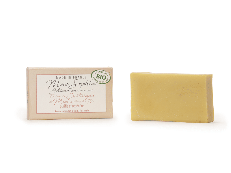 Saponifié à froid, ce savon est enrichi au miel de châtaignier d'Ardèche est ultradoux.